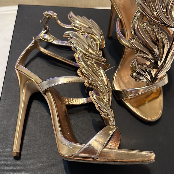 Giuseppe Zanotti Curl Summer Heels - Picture 2 of 6